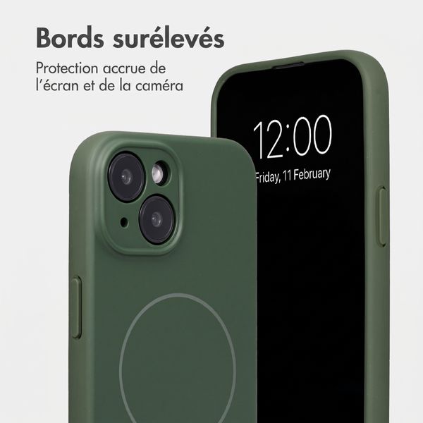 Accezz Coque Grip avec MagSafe Apple iPhone 15 - Vert foncé