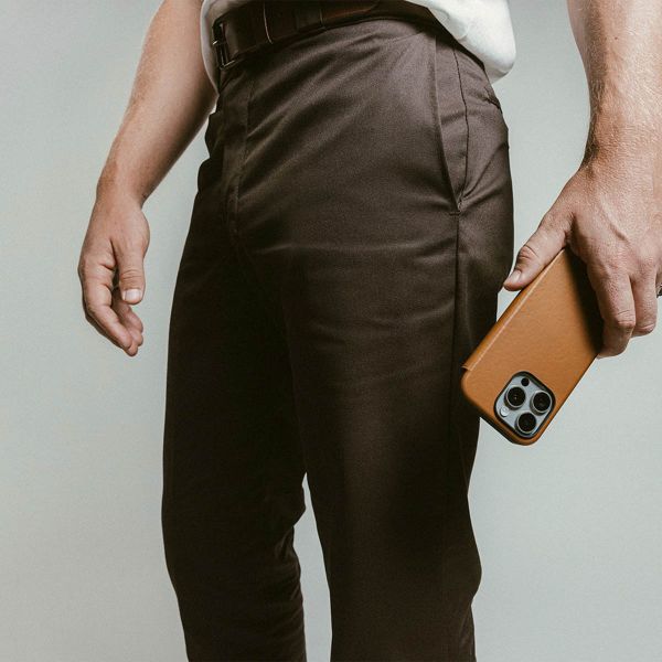 Nomad Étui de télephone portefeuille Modern Leather Folio Apple iPhone 16 Pro Max - English Tan