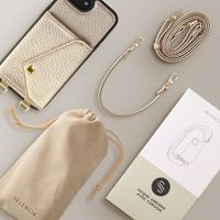 Selencia Coque de télephone Sera avec cordon et porte-cartes enveloppe Apple iPhone 17e / 16e - Champagne