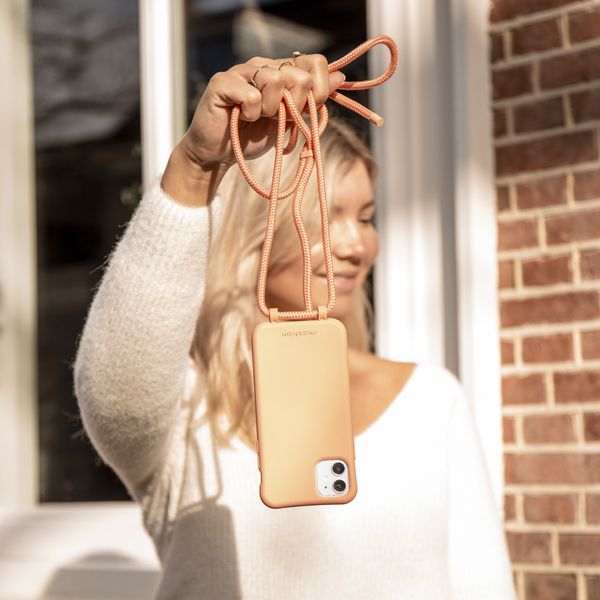 imoshion Coque de couleur avec cordon amovible Apple iPhone 12 (Pro) - Peach