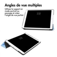 imoshion Coque tablette Trifold Apple iPad 9 (2021) 10.2 pouces / iPad 8 (2020) 10.2 pouces / iPad 7 (2019) 10.2 pouces - Bleu clair