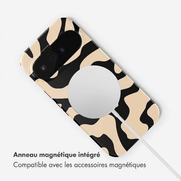 Selencia Coque arrière Vivid avec MagSafe Google Pixel 11 - Art Wave Black