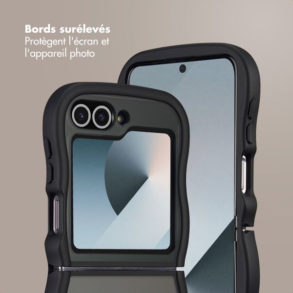 Selencia Coque arrière Wavy avec MagSafe Samsung Galaxy Z Flip 6 / Flip 7 FE - Noir
