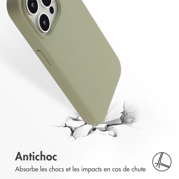 Accezz Coque Liquid Silicone avec MagSafe Apple iPhone 15 Pro - Cooper Green
