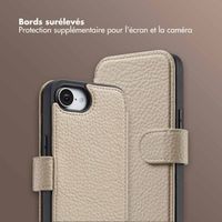 Selencia Étui Riva avec MagSafe et cordon de téléphone Apple iPhone 17e / 16e - Beige