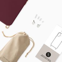 Selencia Coque arrière Rivièra avec MagSafe avec crochets amovibles Apple iPhone SE (2022 / 2020) / 8 / 7 - Bold Burgundy