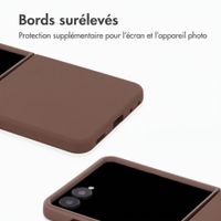 Accezz Coque Liquid Silicone Samsung Galaxy Z Flip 8 - New Tea Brown