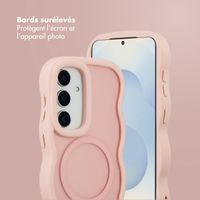Selencia Coque arrière Wavy avec MagSafe Samsung Galaxy S25 / S24 - Soft Pink
