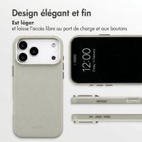 Accezz Coque arrière en cuir avec MagSafe Apple iPhone 18 Pro Max / 17 Pro Max - Light Grey