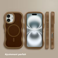 Selencia Coque arrière Wavy avec MagSafe Apple iPhone 16 - Mocha Brown