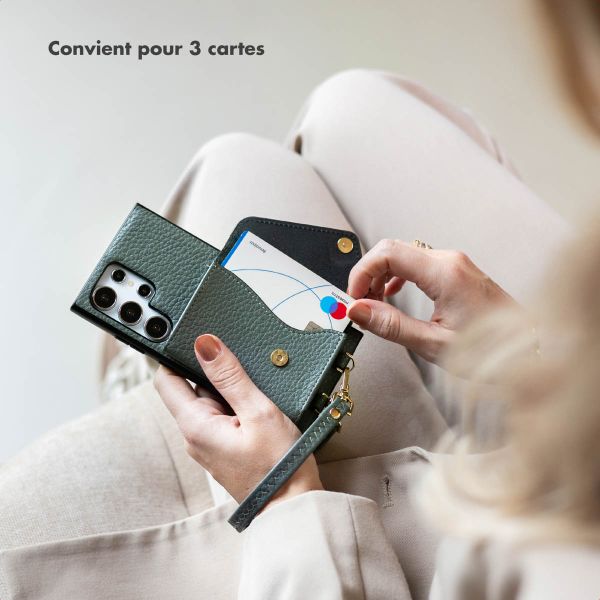 Selencia Coque de télephone Sera avec cordon et porte-cartes enveloppe Samsung Galaxy S24 - Sage Green