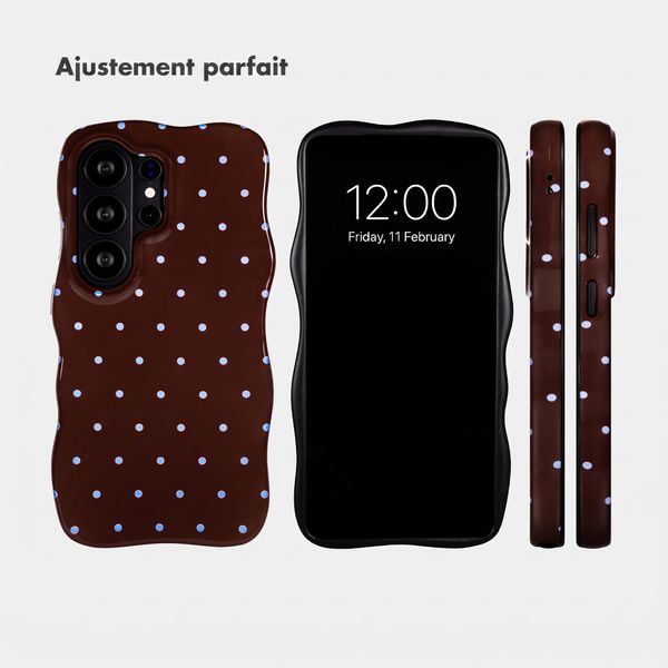 Selencia Coque arrière Vivid Wavy avec MagSafe Samsung Galaxy S26 Ultra - Happy Dots Chocolate