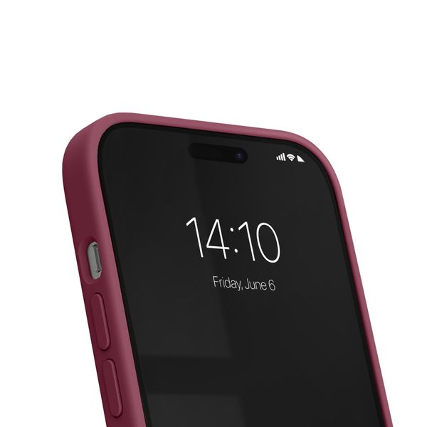 iDeal of Sweden Coque en silicone avec MagSafe Apple iPhone 17e / 16e / 15 / 14 / 13 - Fine Wine