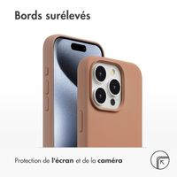 Accezz Coque Liquid Silicone avec MagSafe Apple iPhone 15 Pro Max - Marron clair