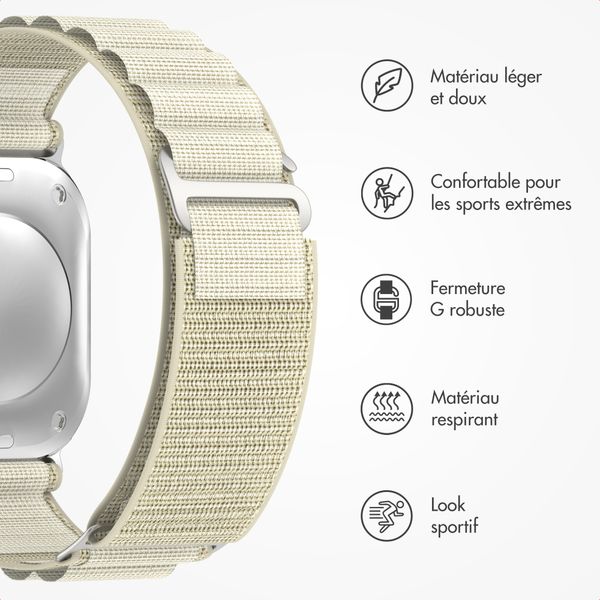 Accezz Bracelet en nylon Alpine Apple Watch | 44/45/46/49 mm - Lumière stellaire
