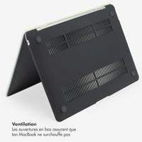 Selencia Coque tissée Apple MacBook Air 15 pouces (2023 / 2024 M3 / 2025 M4 / 2026 M5) - Beige