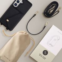 Selencia Coque de télephone Sera avec cordon et porte-cartes enveloppe Samsung Galaxy S26 - Noir