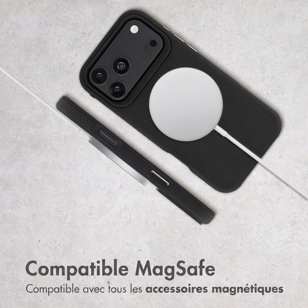 Accezz Coque Tough avec MagSafe Apple iPhone 18 Pro / 17 Pro - Noir