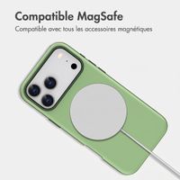 imoshion Coque arrière Color avec Thin MagSafe Ring Apple iPhone 17 Pro - Vert foncé