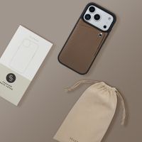 Selencia Coque Riva avec porte-cartes Apple iPhone 17 Pro Max - Mocha Brown