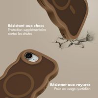 Selencia Coque arrière Wavy avec MagSafe Apple iPhone 17e / 16e - Mocha Brown