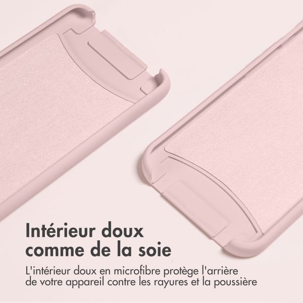 imoshion Coque de couleur avec cordon amovible Apple iPhone 15 - Rose