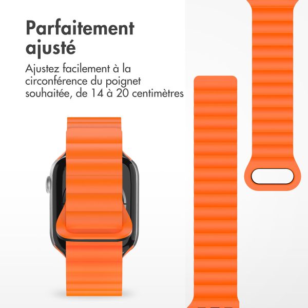 imoshion Bracelet en silicone magnétique Apple Watch | 44/45/46/49 mm - Orange & Noir