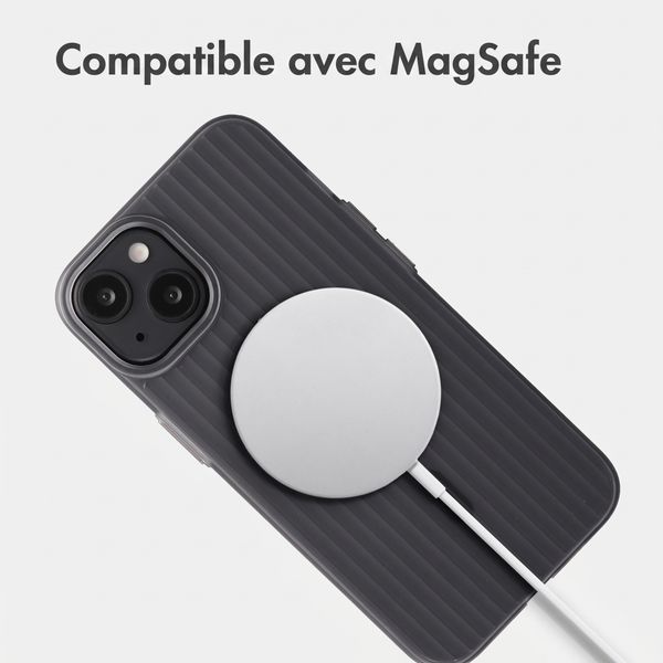 Accezz Coque arrière Lite avec MagSafe | Fluted | Apple iPhone 13 - Gris