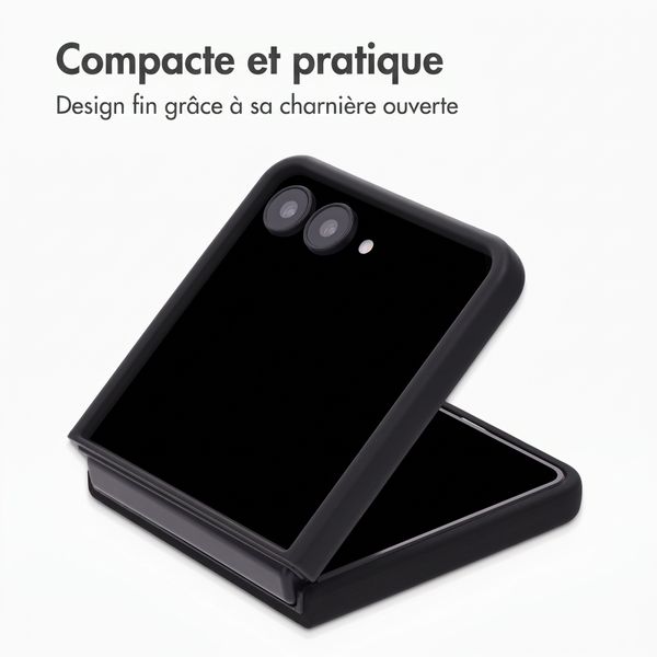 Accezz Coque Liquid Silicone Samsung Galaxy Z Flip 8 - Noir