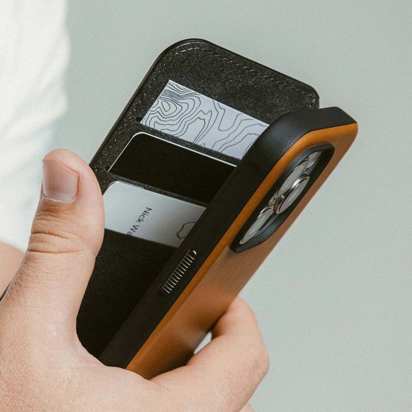 Nomad Étui de télephone portefeuille Modern Leather Folio Apple iPhone 16 Pro Max - English Tan