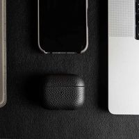 Accezz Coque en cuir véritable  Apple Airpods 1 / 2 - Noir