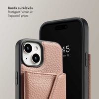 Selencia Coque de télephone Sera avec cordon et porte-cartes enveloppe Apple iPhone 15 - Old Pink