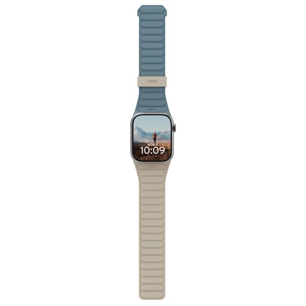 UAG Bracelet Pathfinder réversible en silicone Apple Watch | 44/45/46/49 mm - Dune/Cloud Blue