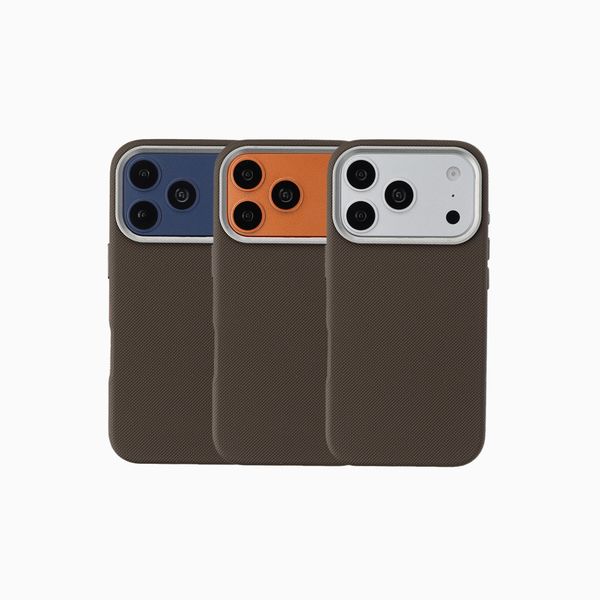 Accezz Coque arrière Mesh avec MagSafe Apple iPhone 17 Pro - Marron