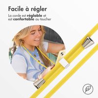imoshion Coque design en silicone avec cordon Apple iPhone 12 (Pro) - Flower Yellow