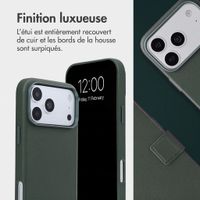 Accezz Étui de télephone portefeuille en cuir 2-en-1 avec MagSafe Apple iPhone 18 Pro / 17 Pro - Cedar Green