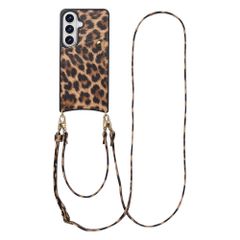 Selencia Coque de télephone Nova avec cordon et porte-cartes Samsung Galaxy S26 - Leopard
