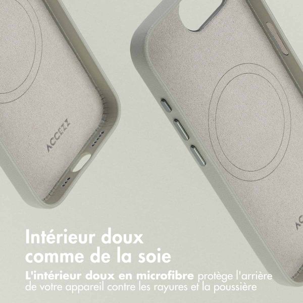 Accezz Coque arrière en cuir avec MagSafe Apple iPhone 17e / 16e - Light Grey