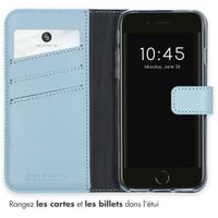 Selencia Étui portefeuille en cuir véritable Apple iPhone SE (2022 / 2020) / 8 / 7 / 6(s) - Air Blue