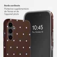 Selencia Coque arrière Vivid Samsung Galaxy S24 FE - Happy Dots Chocolate