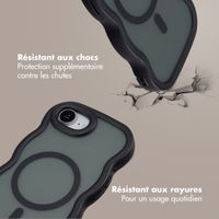 Selencia Coque arrière Wavy avec MagSafe Apple iPhone 17e / 16e - Noir