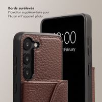 Selencia Coque de télephone Sera avec cordon et porte-cartes enveloppe Samsung Galaxy S23 - Chocolate Brown