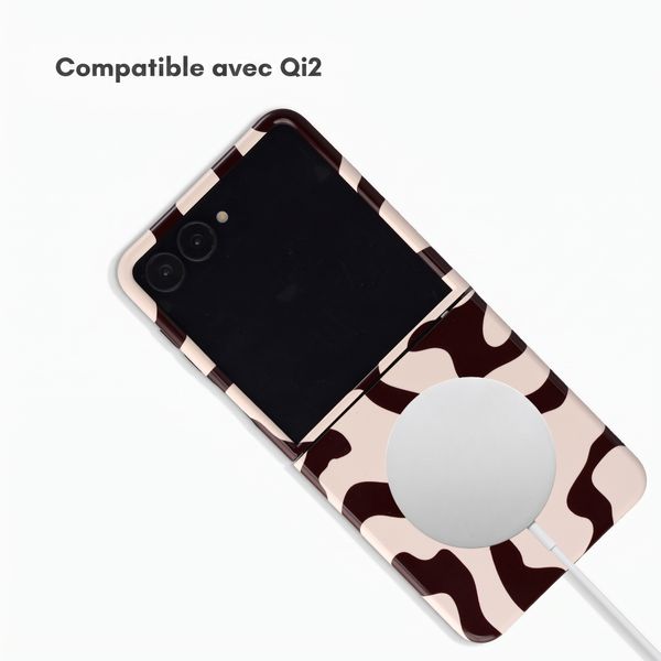 Selencia Coque arrière Vivid avec MagSafe Samsung Galaxy Z Flip 8 - Art Wave Black