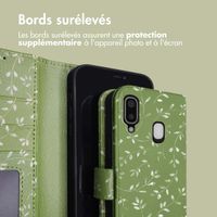 imoshion Étui de télephone portefeuille Design Samsung Galaxy A20e - Green Flowers