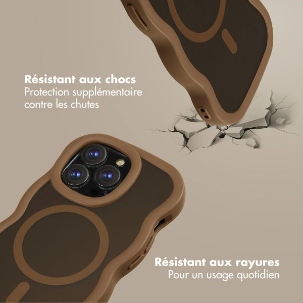 Selencia Coque arrière Wavy avec MagSafe Apple iPhone 13 Pro - Mocha Brown