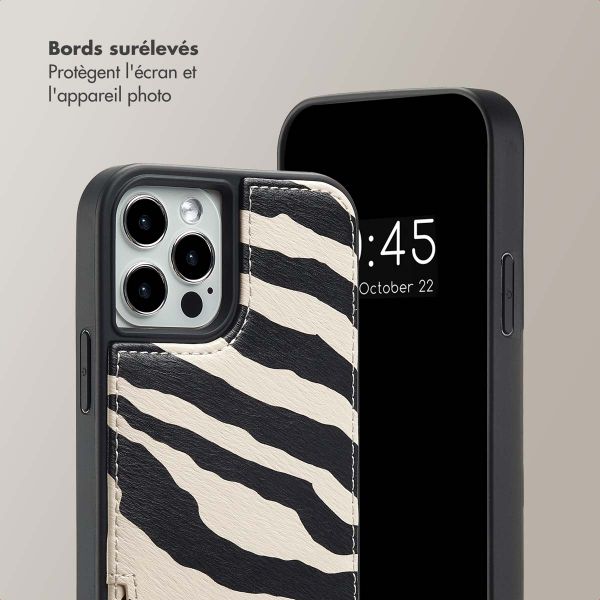 Selencia Coque de télephone Nova avec cordon et porte-cartes Apple iPhone 12 (Pro) - Zazzy Zebra