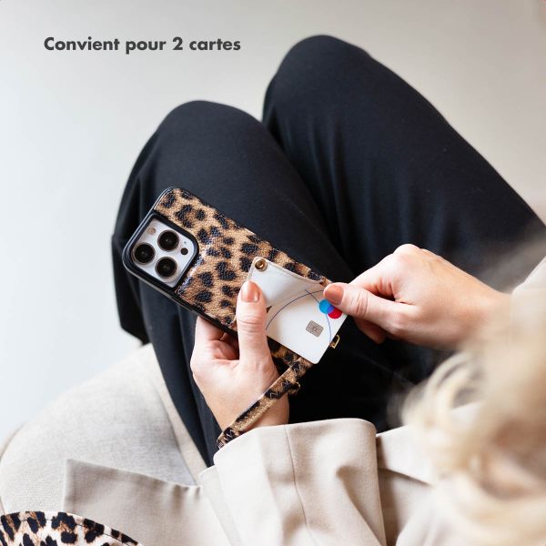 Selencia Coque de télephone Nova avec cordon et porte-cartes Apple iPhone 17 - Leopard