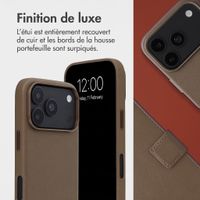 Accezz Étui de télephone portefeuille en cuir 2-en-1 avec MagSafe Apple iPhone 18 Pro / 17 Pro - Marron café