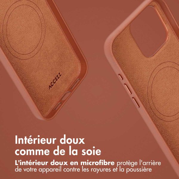 Accezz Étui de télephone portefeuille en cuir 2-en-1 avec MagSafe Apple iPhone 15 Pro Max - Sienna Brown