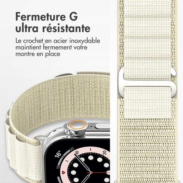 Accezz Bracelet en nylon Alpine Apple Watch | 44/45/46/49 mm - Lumière stellaire
